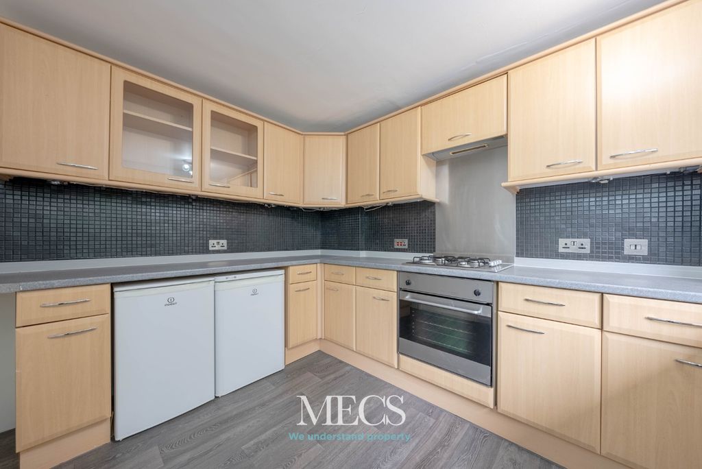 Property photo 2 of 10 4400922