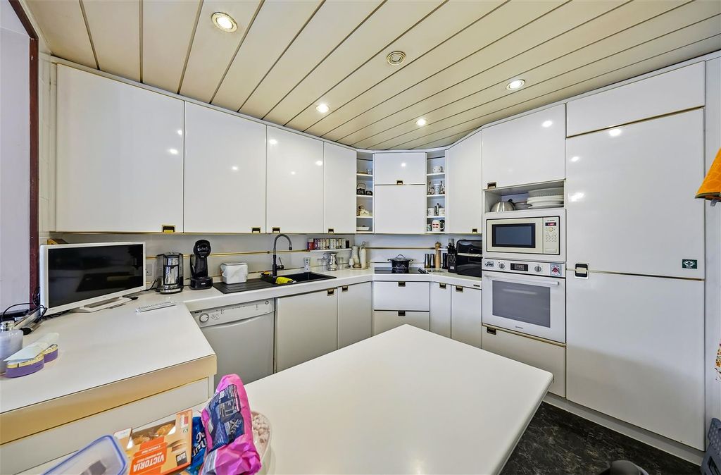 Additional image 14 of 4 bed detached bungalow for saleHeathview Avenue, Crayford, Dartford DA1
