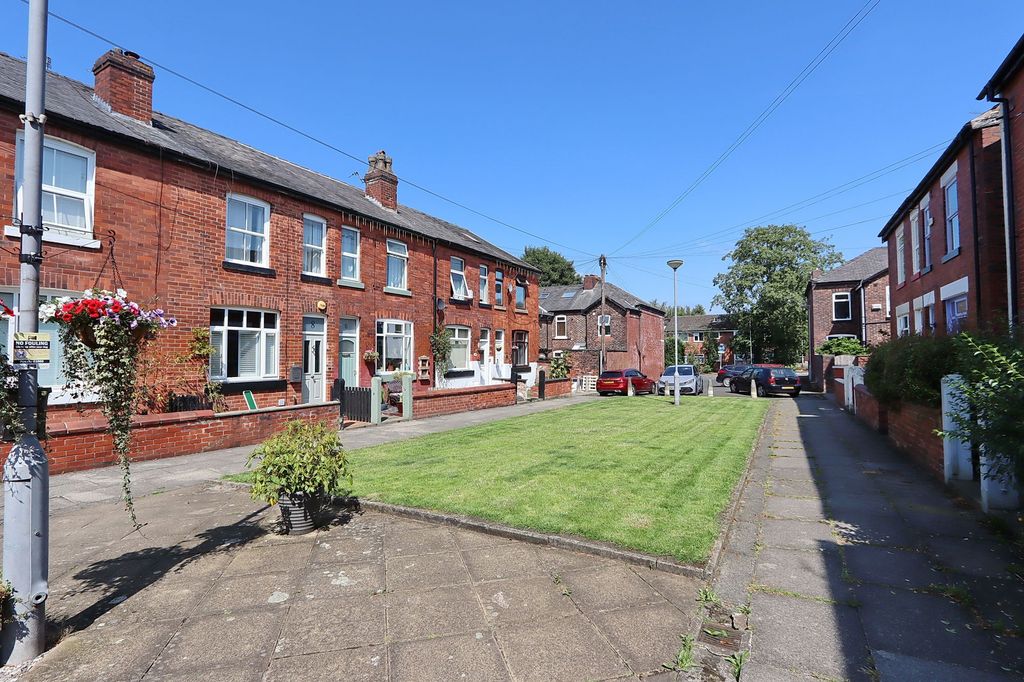 Property photo 2 of 17