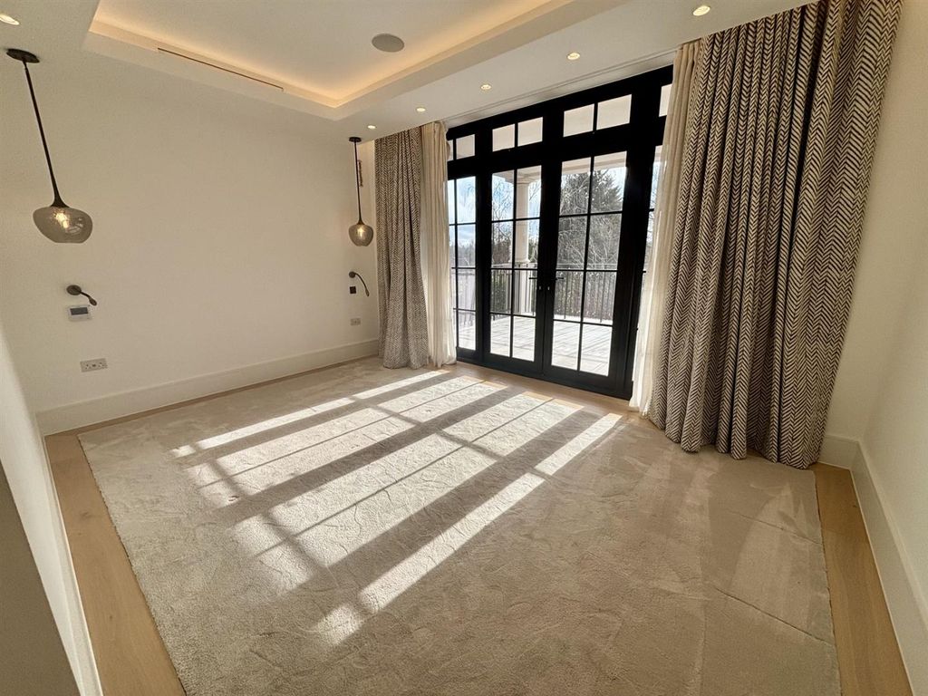 Additional image 5 of 2 bed flat to rent22 Beech Hill, Barnet EN4