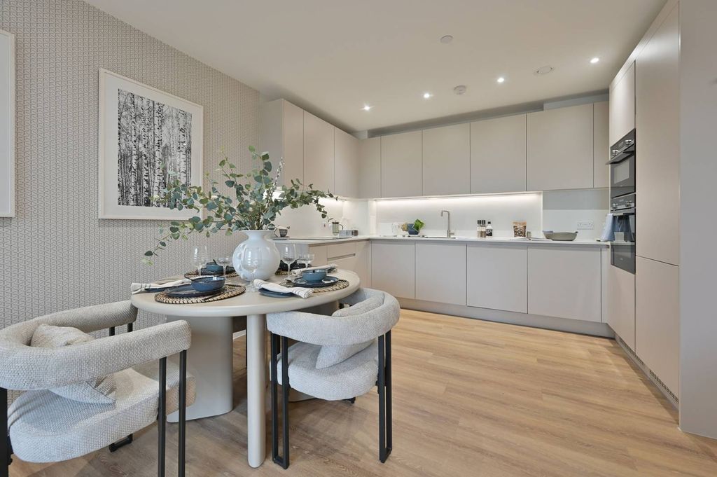 Property photo 2 of 37