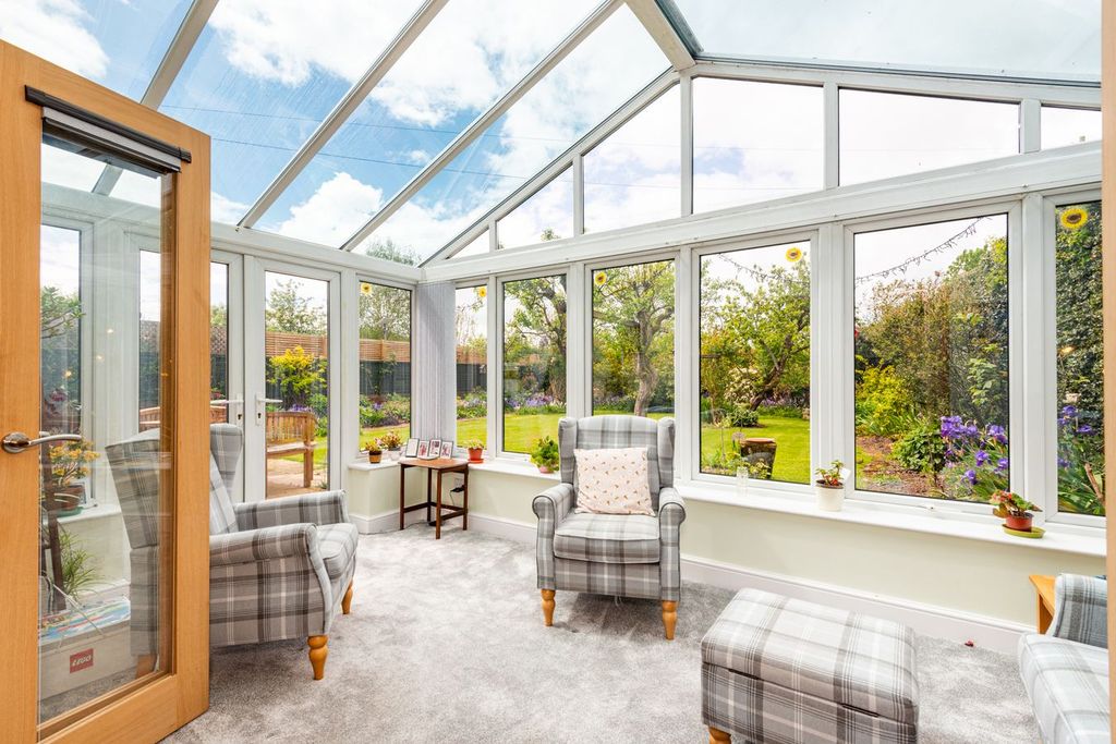 Property photo 3 of 24 Conservatory