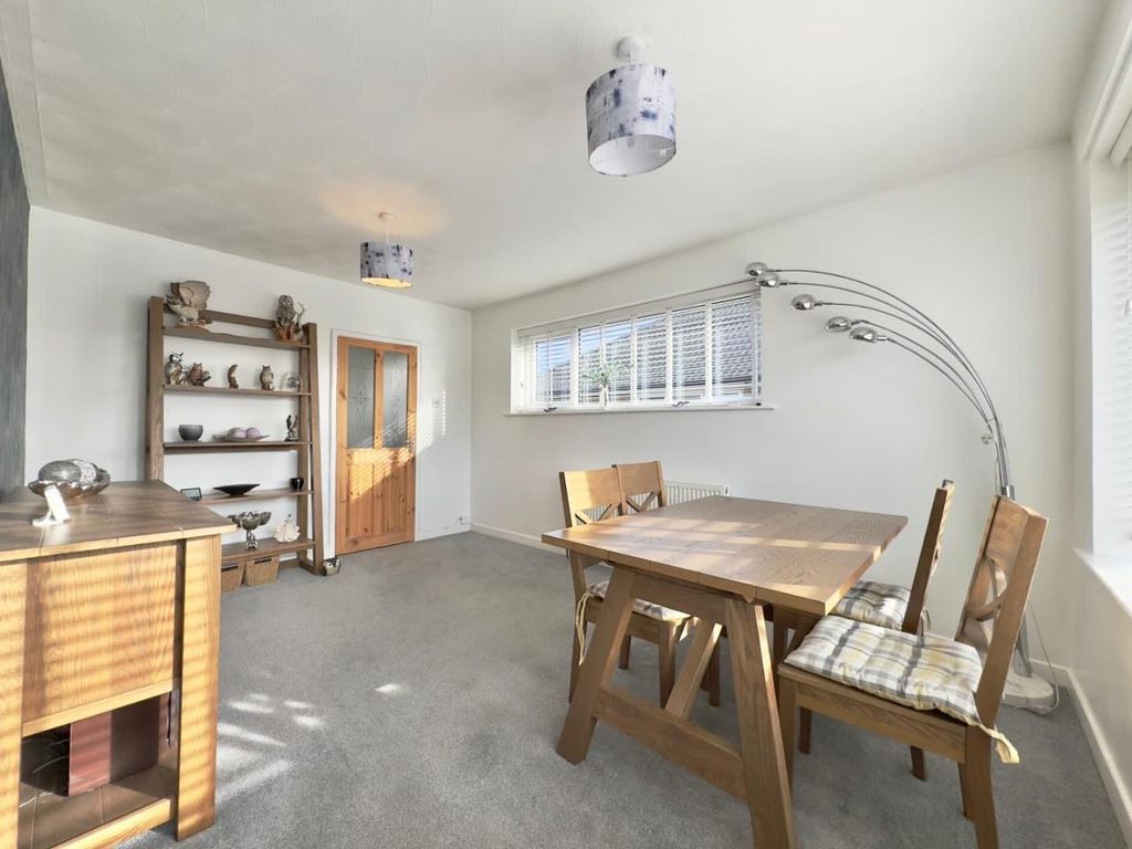 Property photo 2 of 14 F61Bac1A-76Fc-4c8d-B20A-5Bf045ce37Ed.Jpg