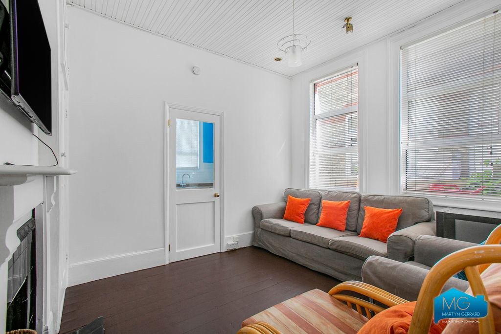 Property photo 3 of 21 Picture No. 25