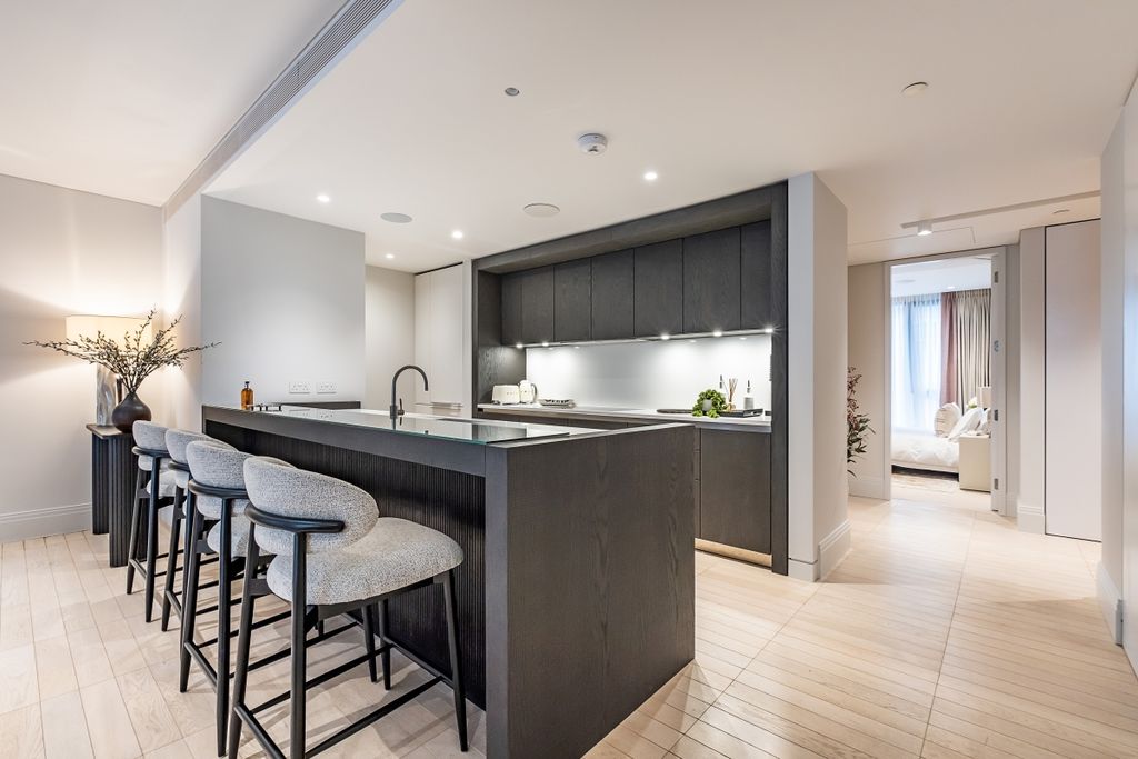 Property photo 3 of 20 Burlington-Gate-03