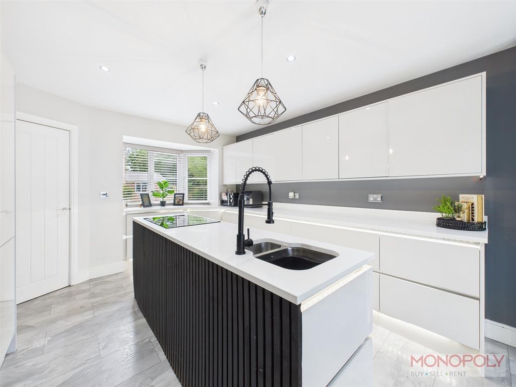 Property photo 3 of 36 Cam04439G0-Pr0082-Still007.Jpg