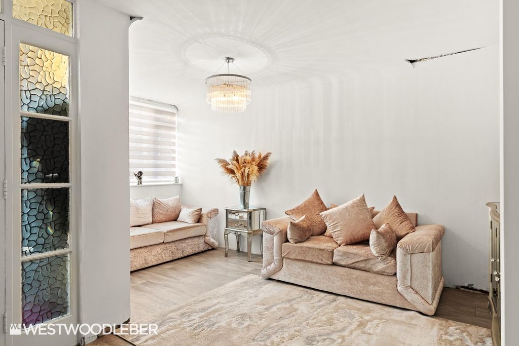 Property photo 2 of 23 Taylorsavenue_4.Jpg