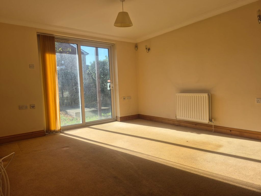 Property photo 3 of 7