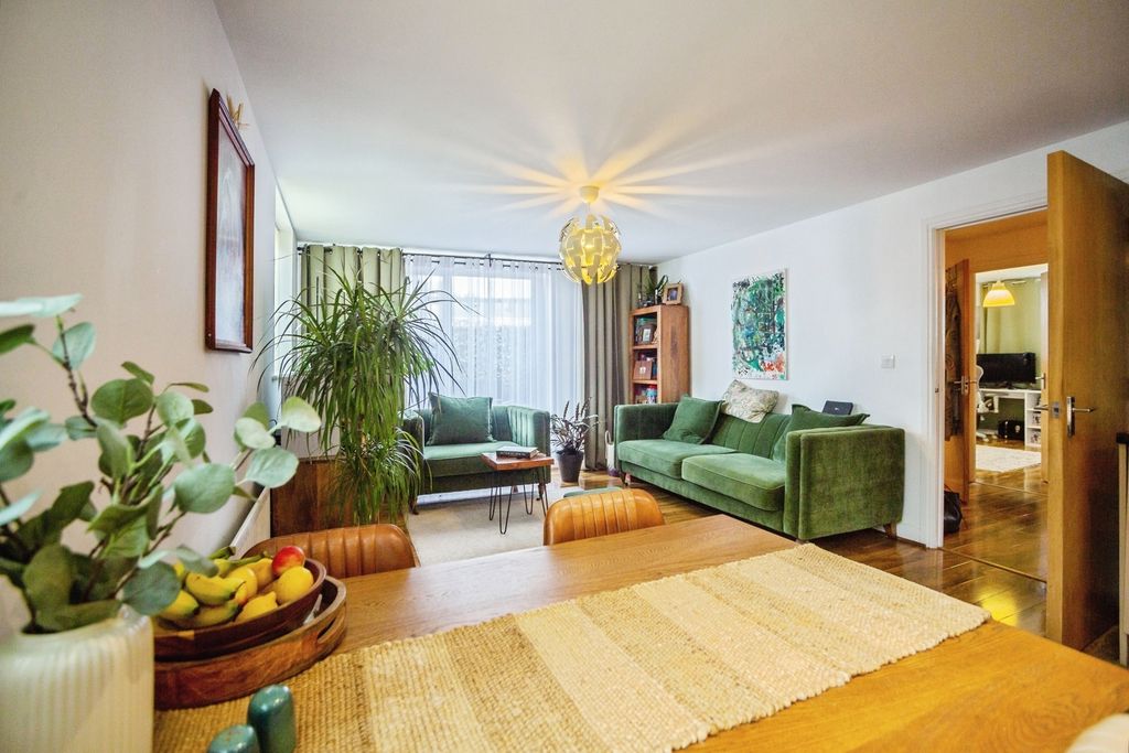 Property photo 2 of 17 Photo