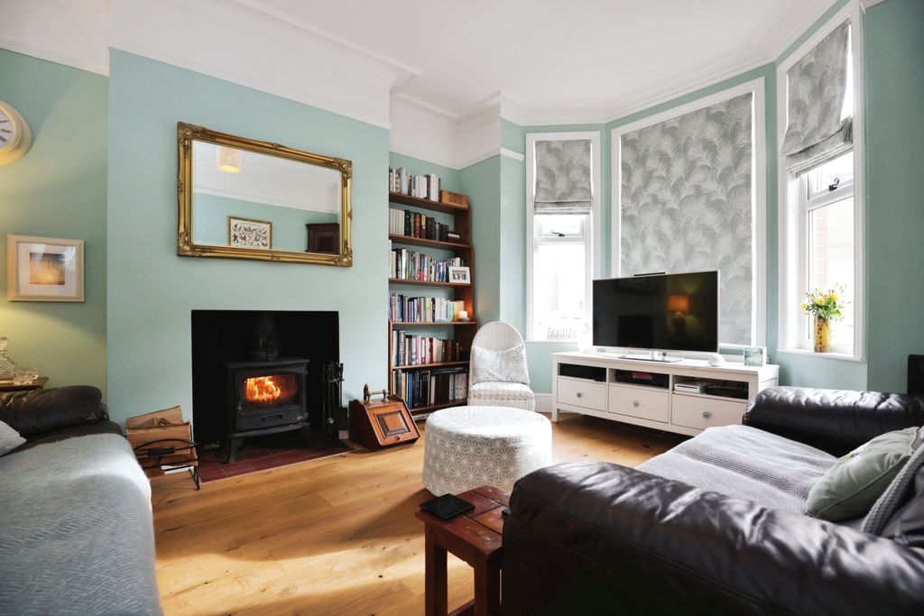 Property photo 2 of 20 Sitting Room