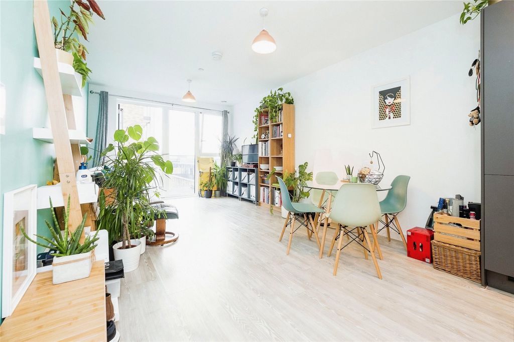 Property photo 3 of 18 Picture No. 04