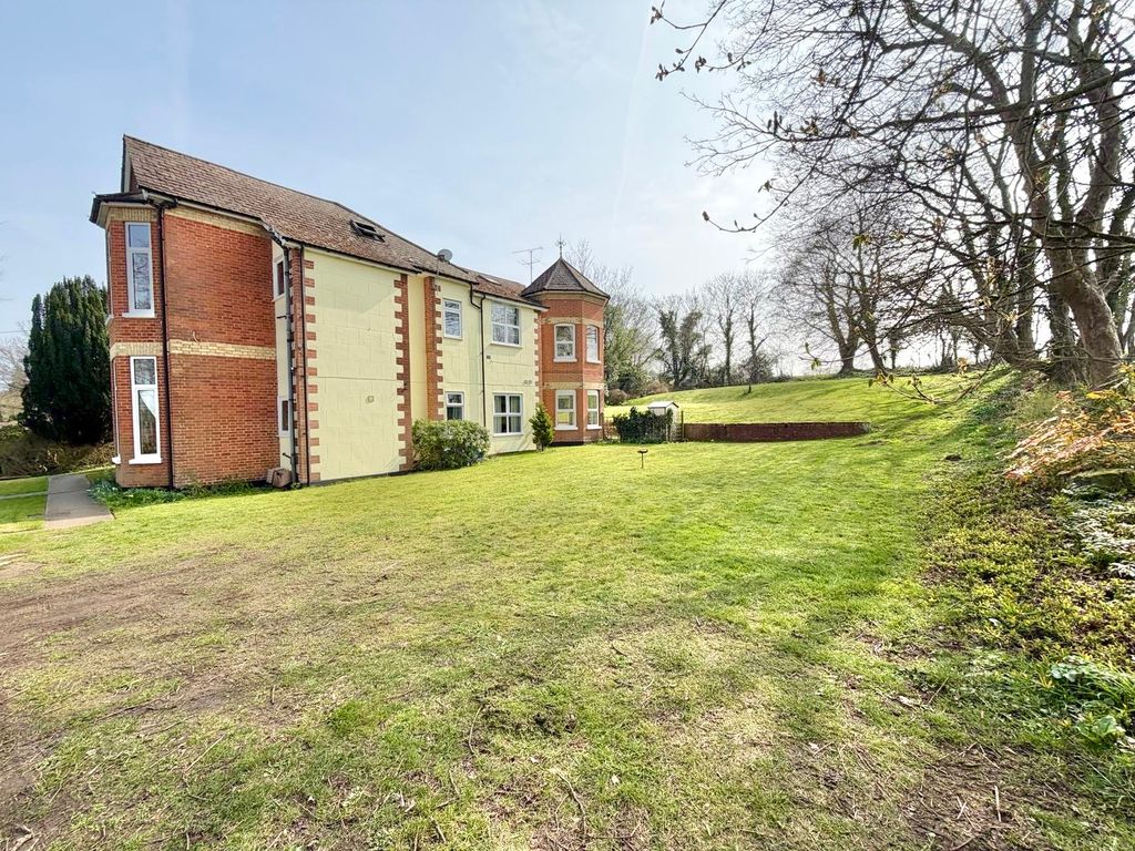 Property photo 1 of 11 B11B1d98-A71A-46F2-A9d9-6F38F6714354