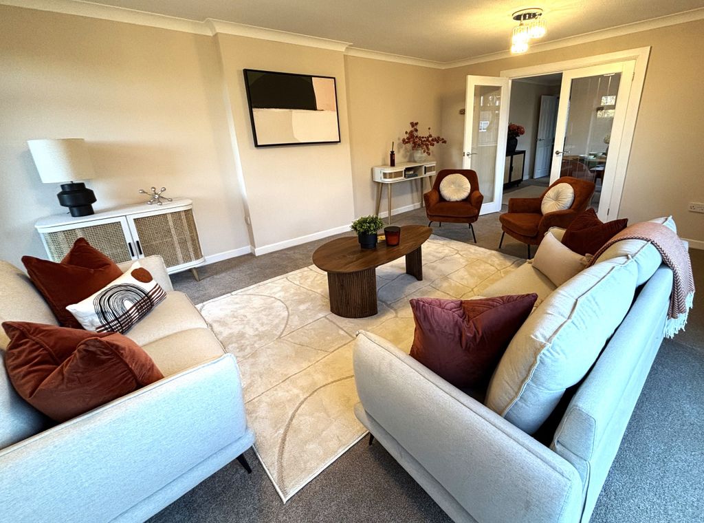 Property photo 2 of 11