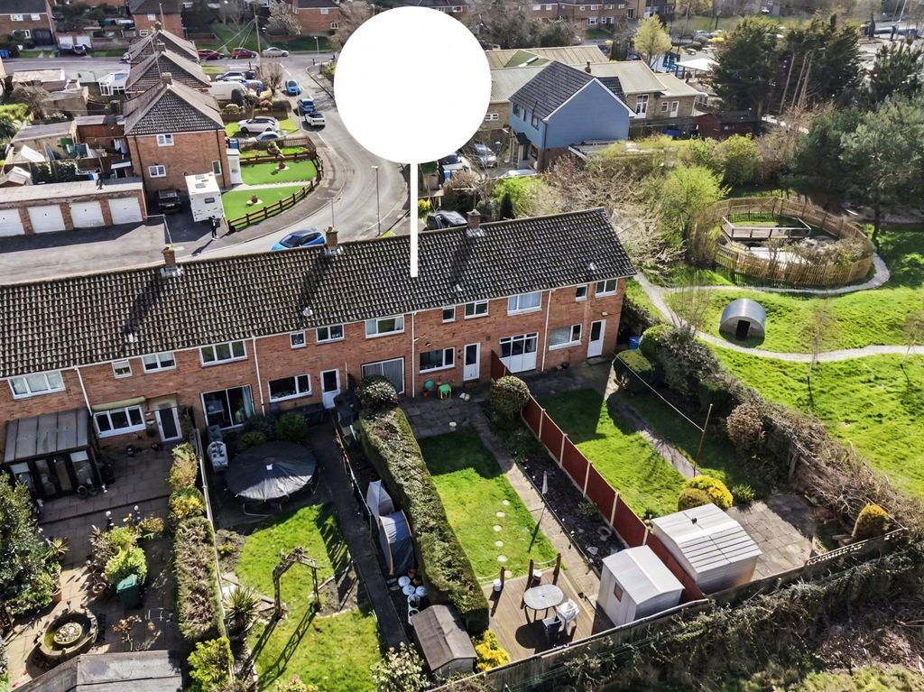 Property photo 2 of 20