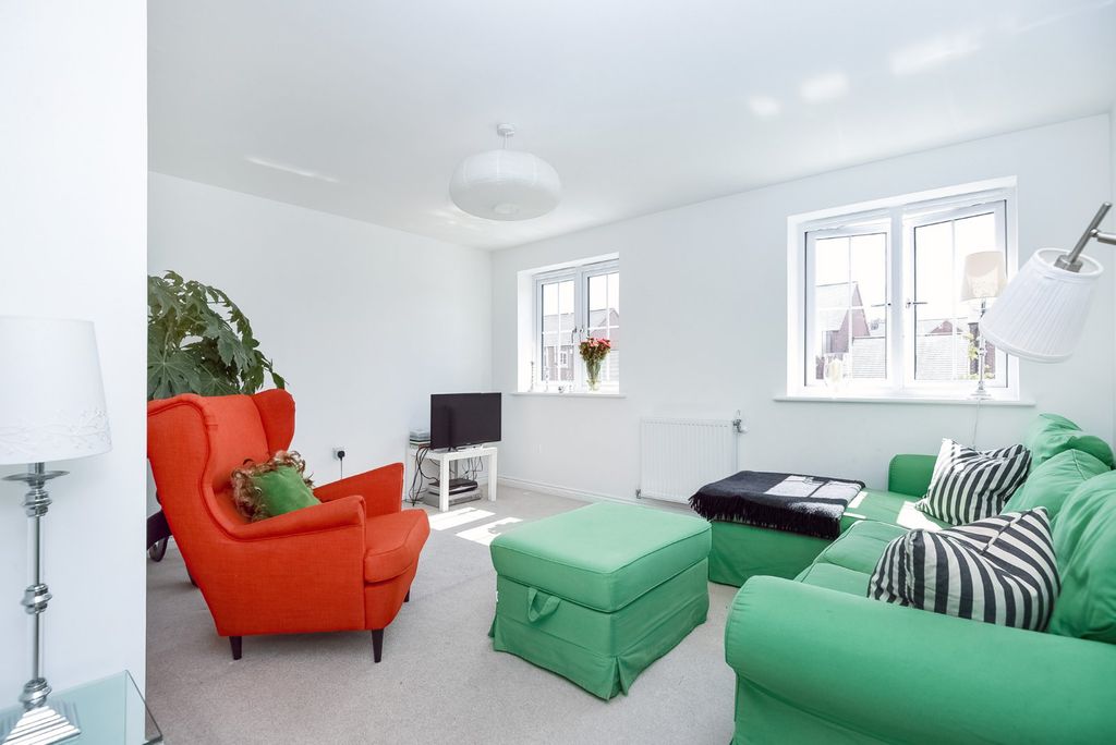 Property photo 2 of 6 Reception