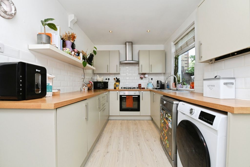 Property photo 2 of 16 Kitchen/Diner