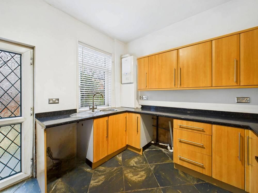 Property photo 3 of 13 Kitchen