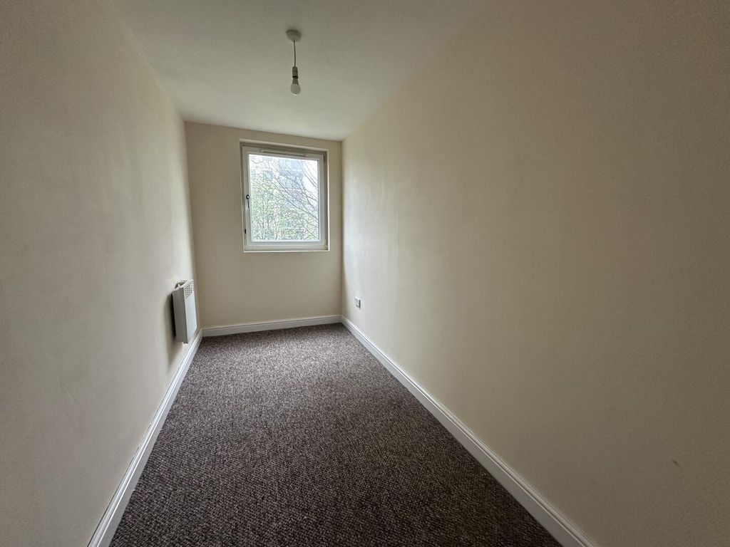 Property photo 3 of 6 Bedroom