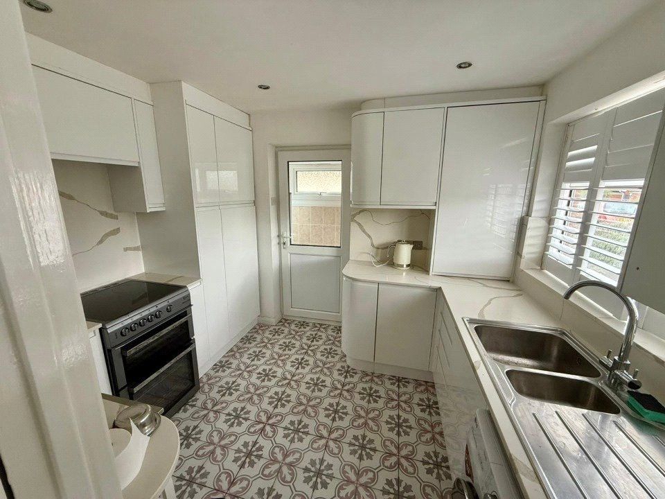 Property photo 2 of 13 Picture No. 10