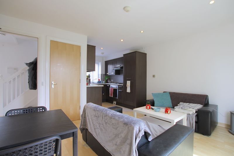 Property photo 2 of 11 Photo 8