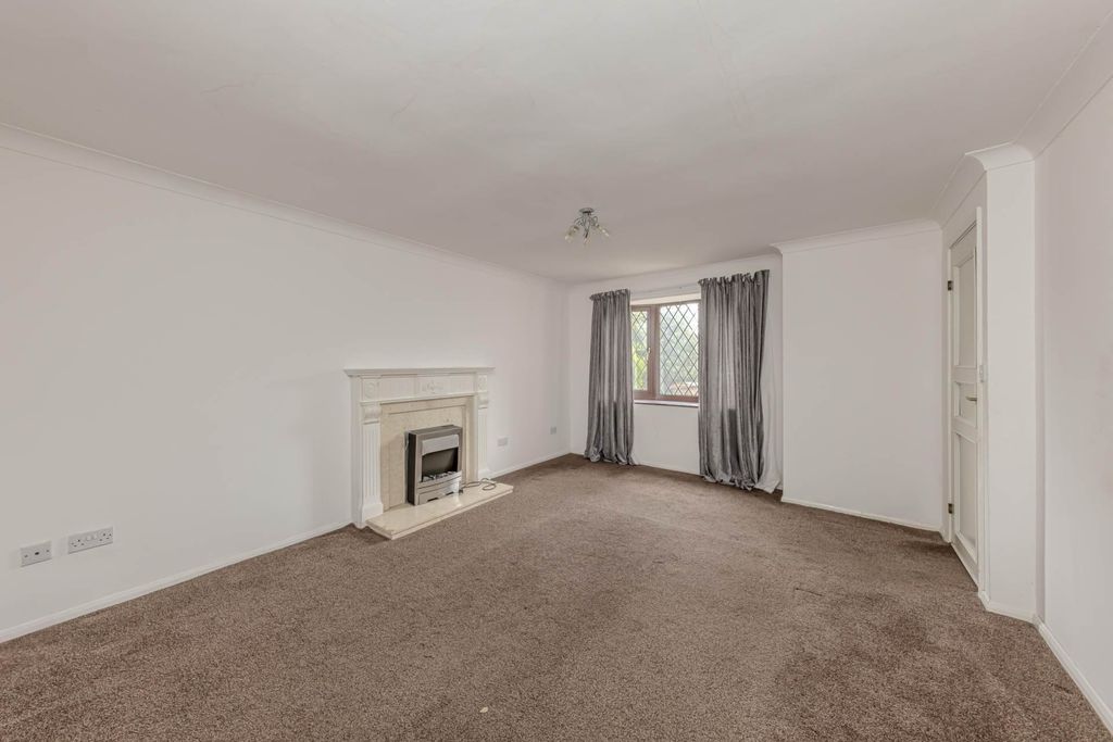 Property photo 3 of 25