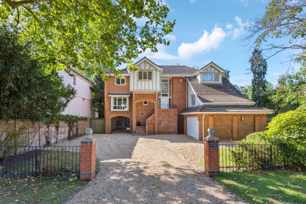 Property photo 1 of 20