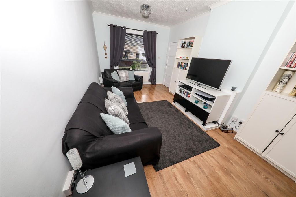 Property photo 3 of 16 C