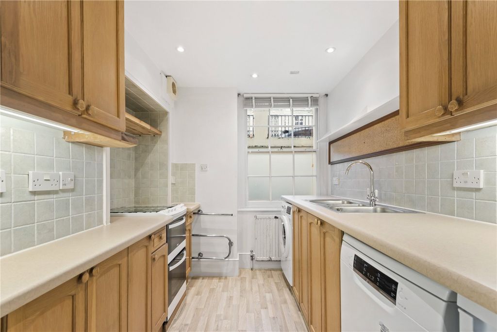 Property photo 3 of 12 Picture No. 11