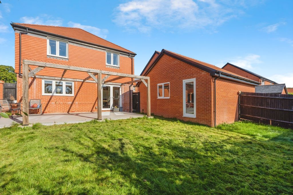 Property photo 3 of 16 Photo