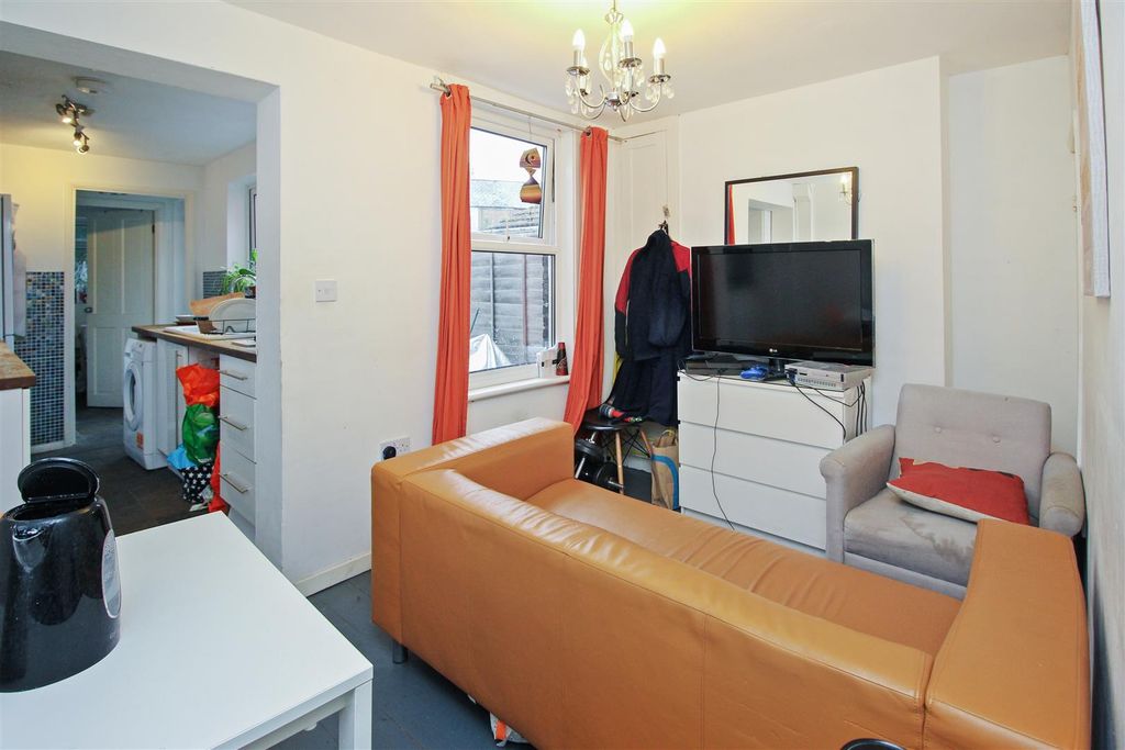 Property photo 3 of 6 Picture 3