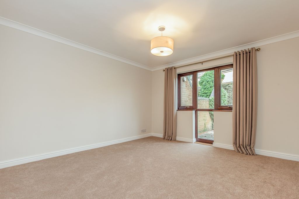 Property photo 3 of 8 123552