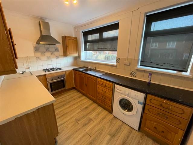 Property photo 3 of 11 Kitchen