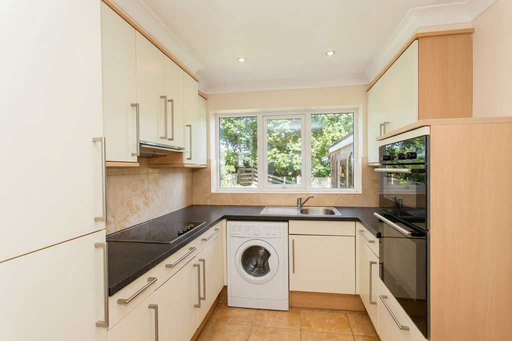 Property photo 2 of 21