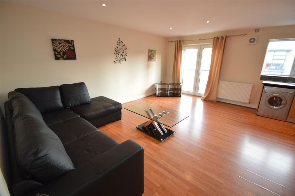 Property photo 2 of 8