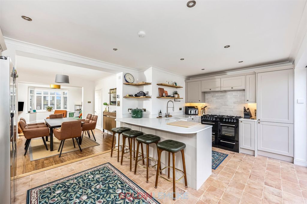 Property photo 2 of 16 Kitchen/Breakfast Room