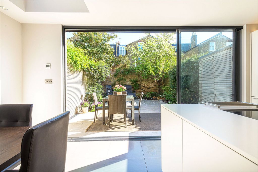 Property photo 2 of 15 Picture No. 41