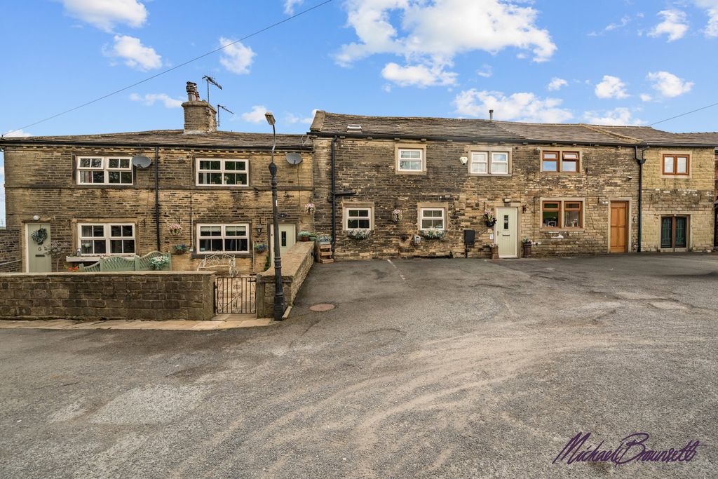 Property photo 1 of 40