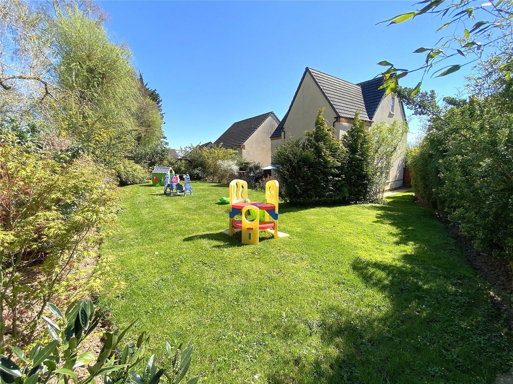 Property photo 2 of 27 Garden