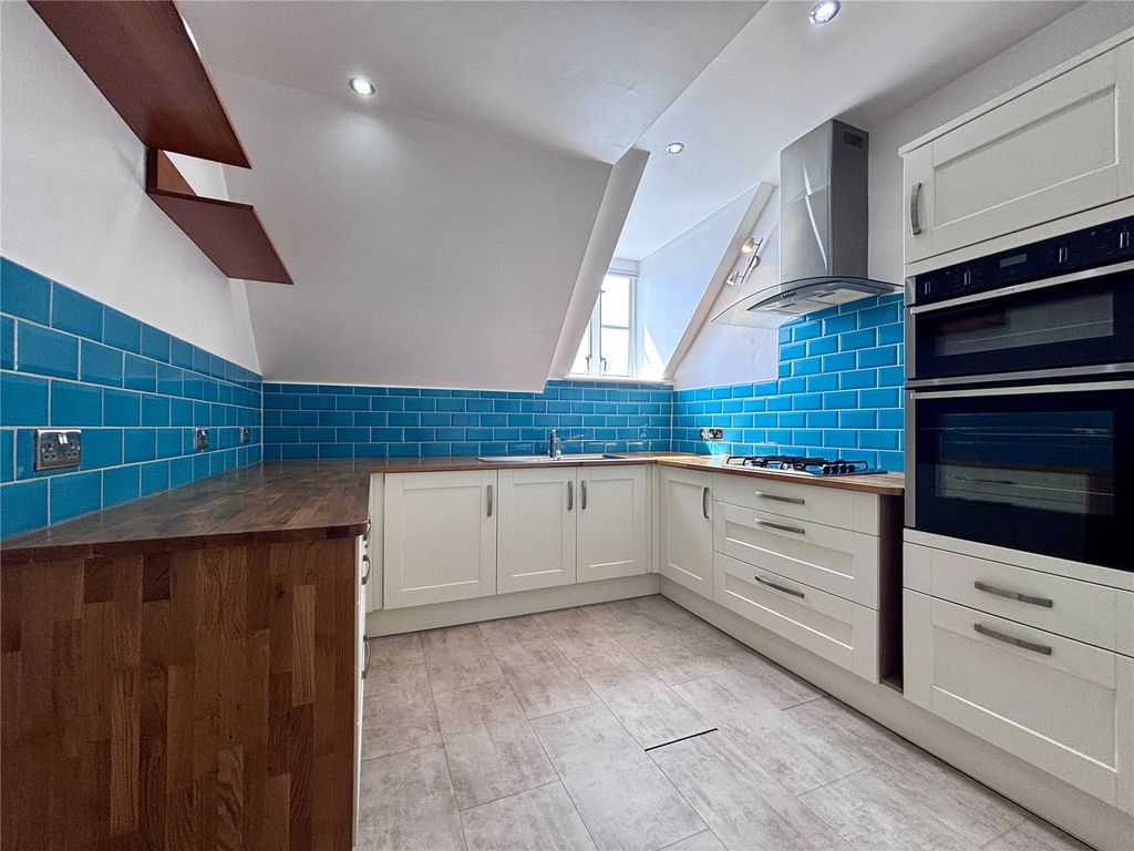 Property photo 2 of 11 Picture No. 39