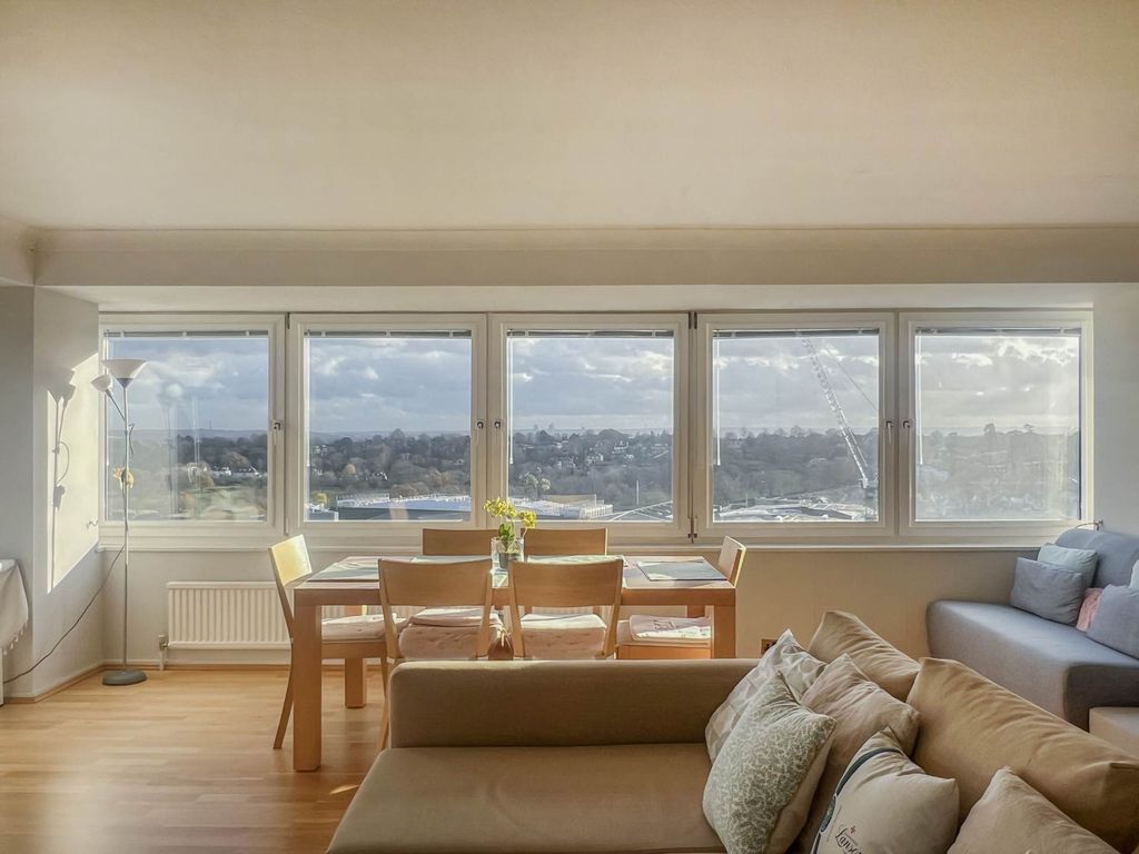 Property photo 3 of 11