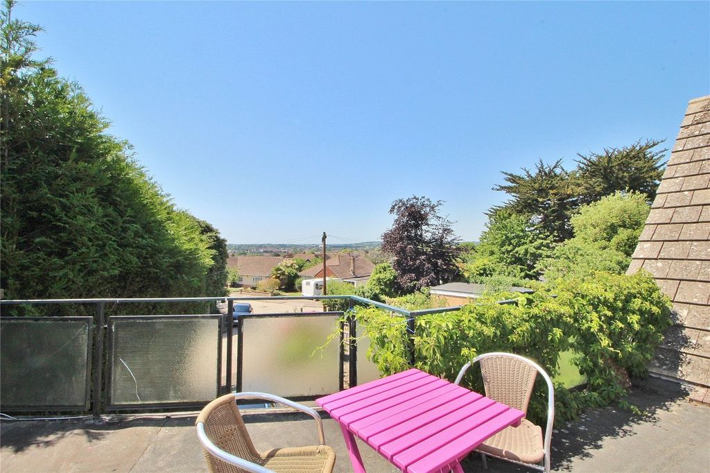 Property photo 3 of 17 Picture No. 29