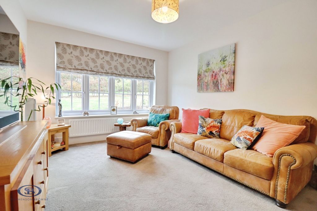 Property photo 2 of 25 Pbox-Img.Jpg