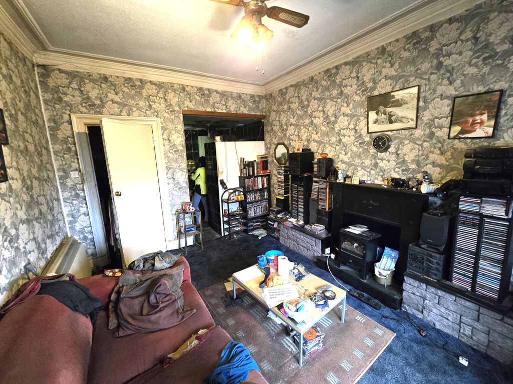 Property photo 3 of 11 3