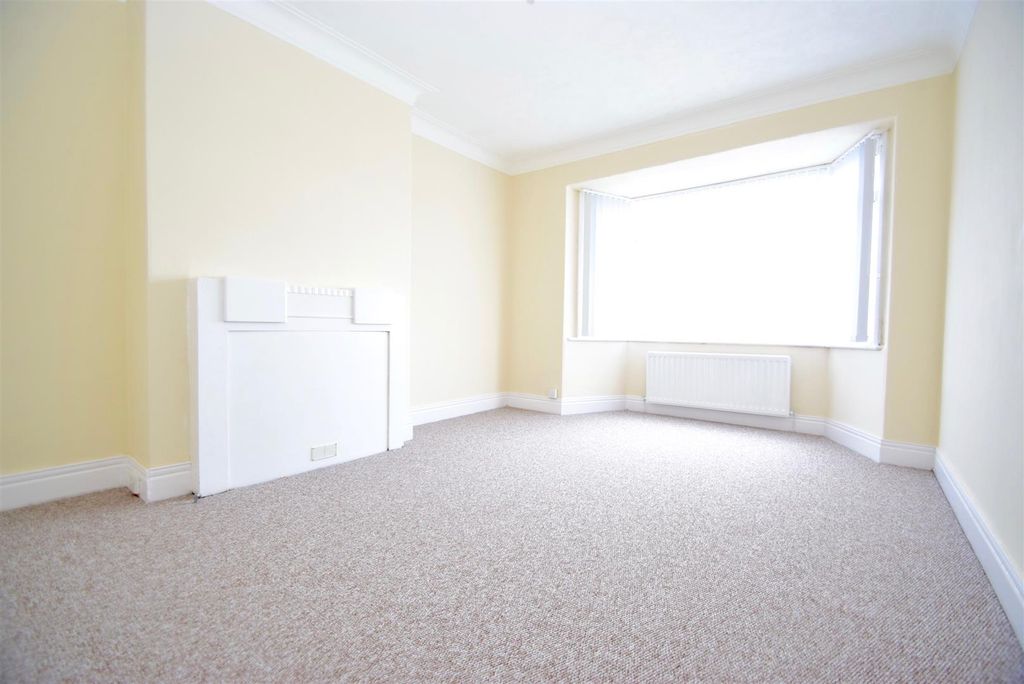 Property photo 1 of 7 Bedroom 1