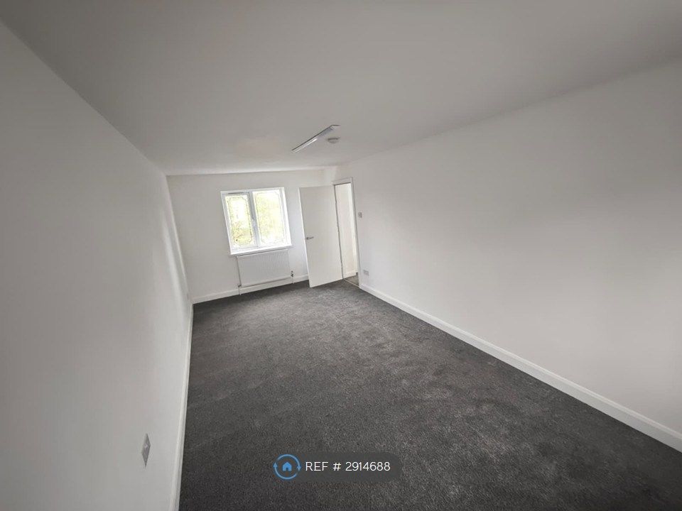 Property photo 3 of 28
