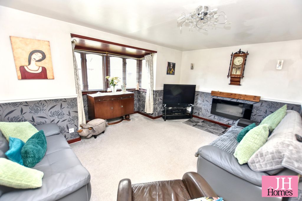 Property photo 3 of 25