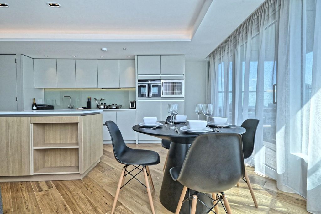 Property photo 1 of 12 Image