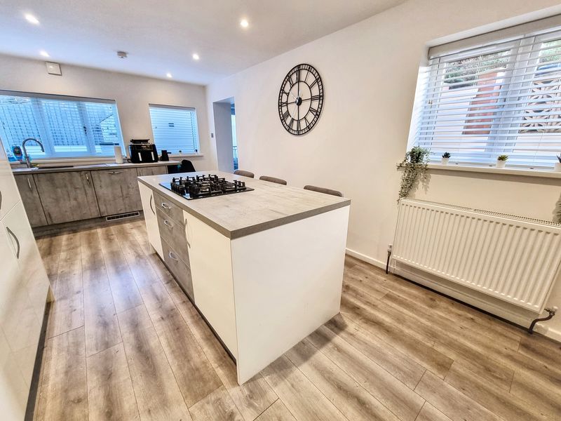 Property photo 3 of 16 Photo 9