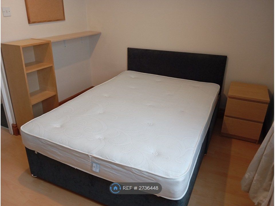 Property photo 3 of 12 Bedroom 2