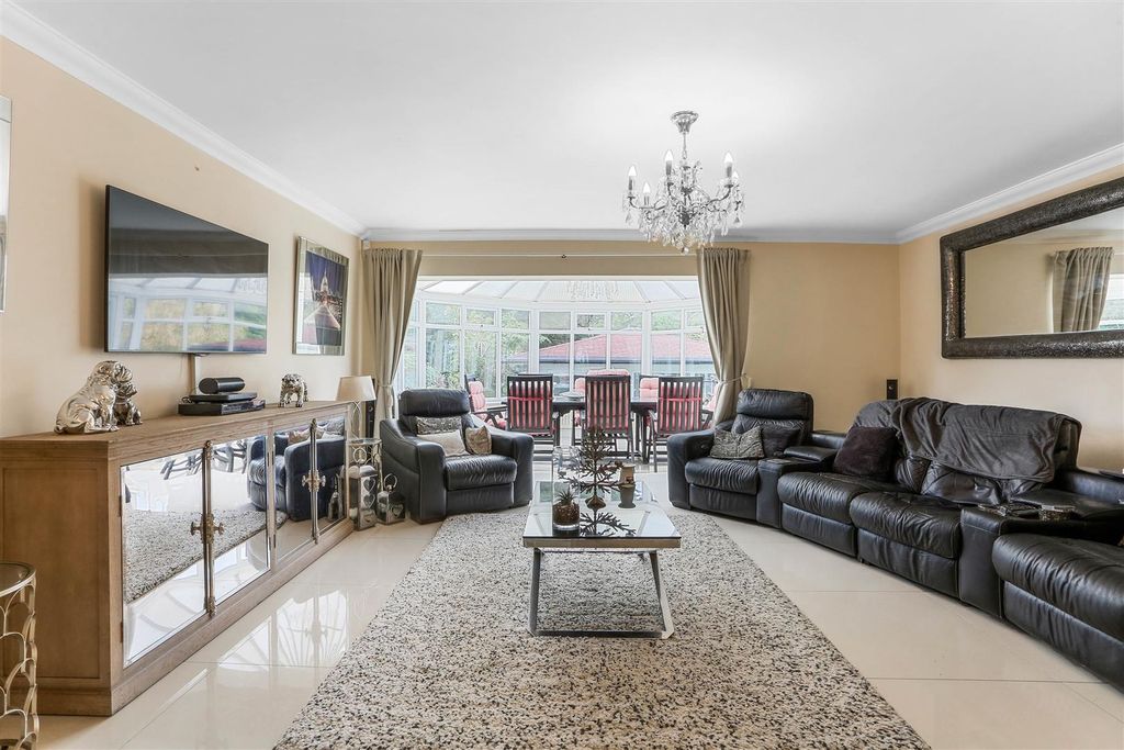 Property photo 2 of 25 1543379986 - 15.Jpg